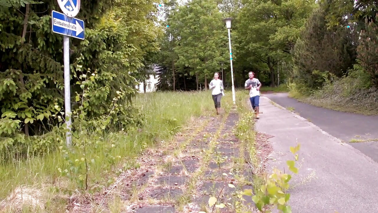 Seksi par ulazi u seks na otvorenom odmah nakon njihove dnevne rutine, joge i džoginga