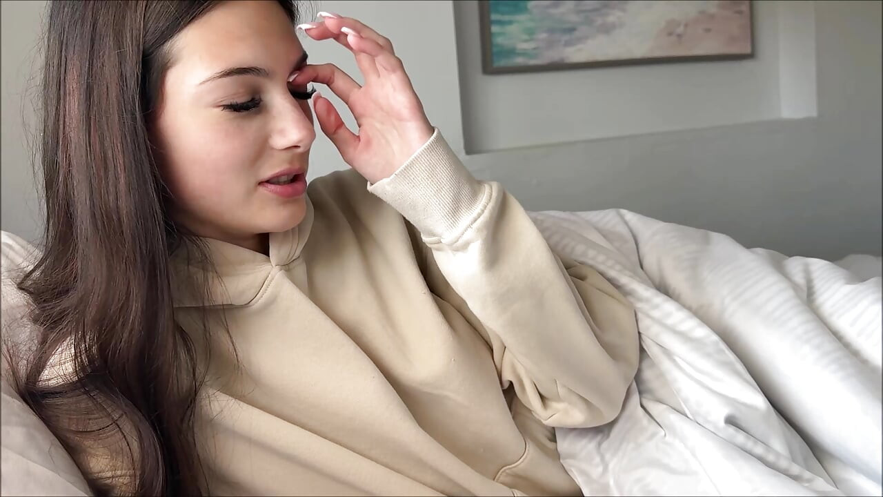 تخطي المدرسة مع Tiny Step Sis - صوفي تايلر - العلاج العائلي - أليكس آدامز