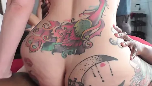 Memek sempit scarlett misty lana dan kama sutra si cewek hot amatir yang putus asa dientot habis-habisan sama kontol besar yang keras