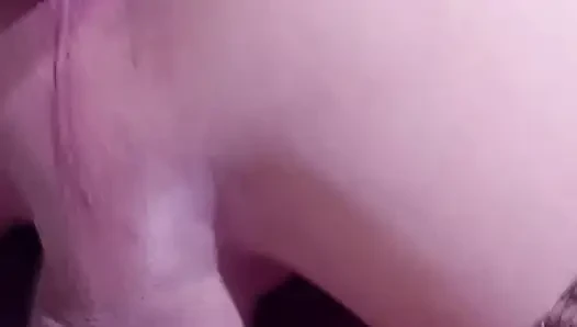 Trans femboy mit dickem arsch wird von goth-mädchen anal gefickt