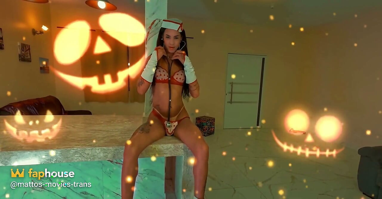 Halloween-ul lui Casal Mattos: Asistenta trans și-a măsurat fundul, iar Lukas și-a băgat penisul în el