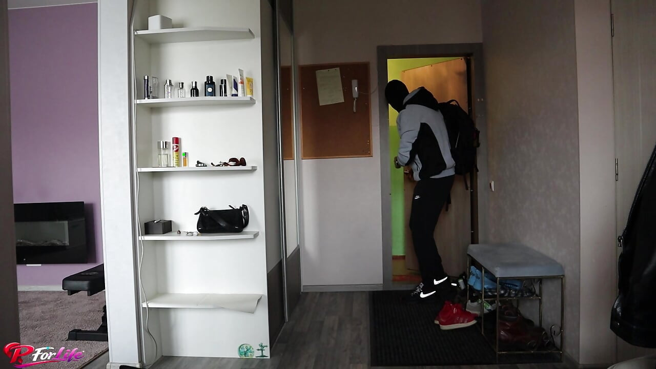College girl spanked and fingerfucked by a thief in her kitchen