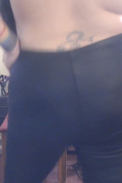 Ass thrust jiggle cellulite bounce