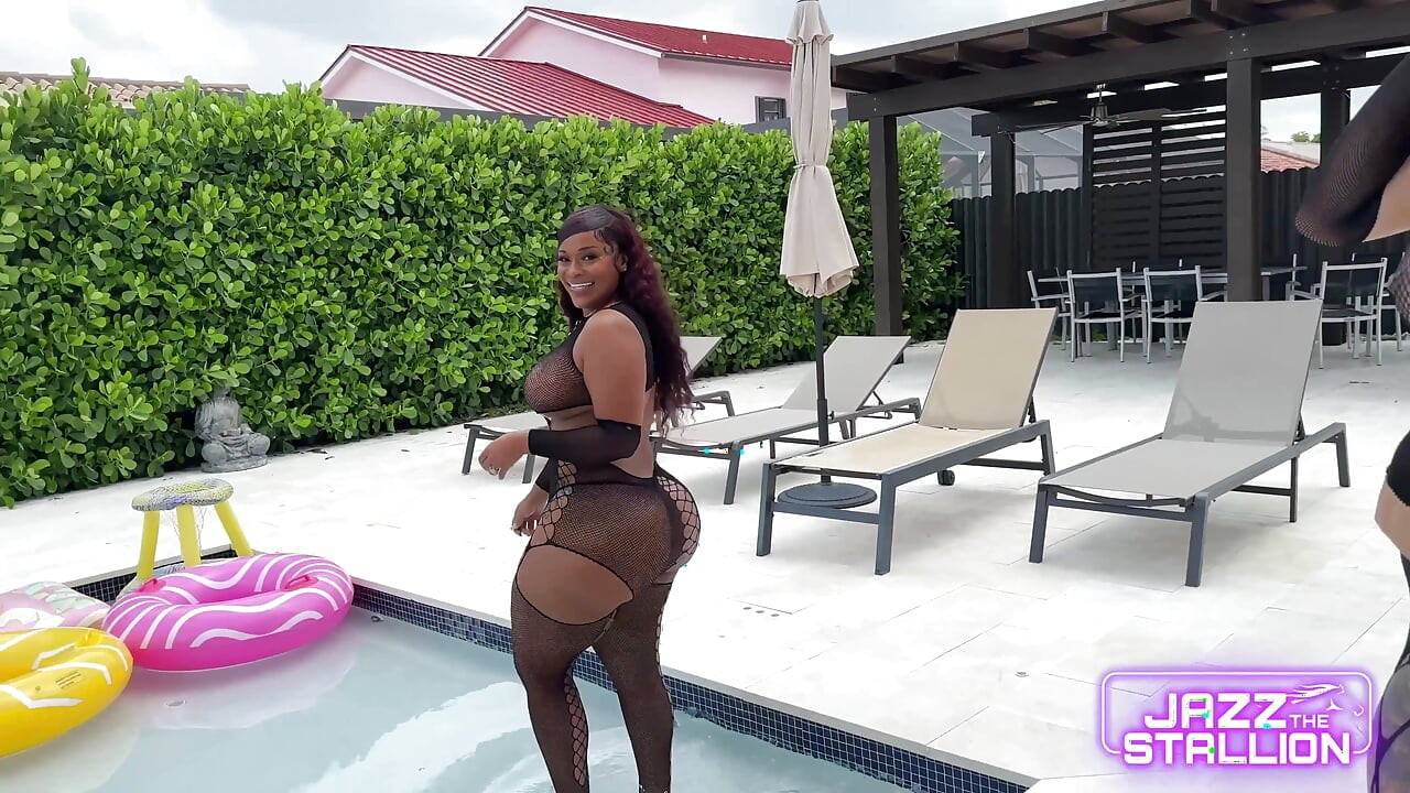 2 Big Butt Ebony Sluts on 1 Big White Cock