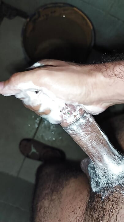 Gay man masturbates at his parents' house when they are not there