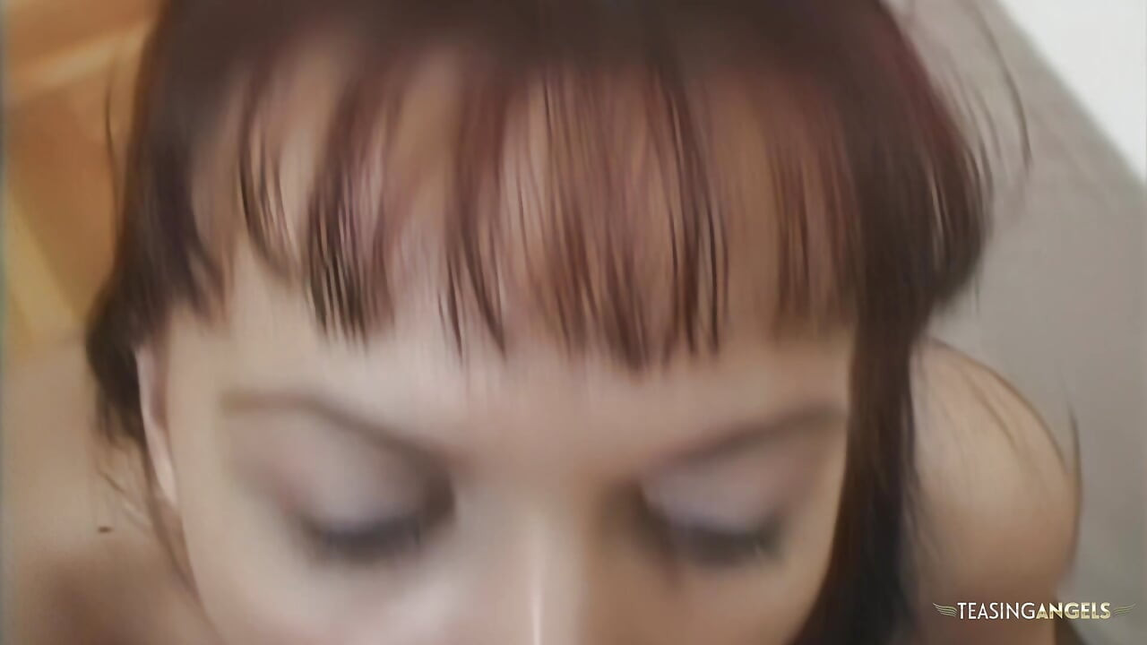 Z jeho pohledu vypadala její ošklivá tak lahodně, takže ji dobře ošukal.