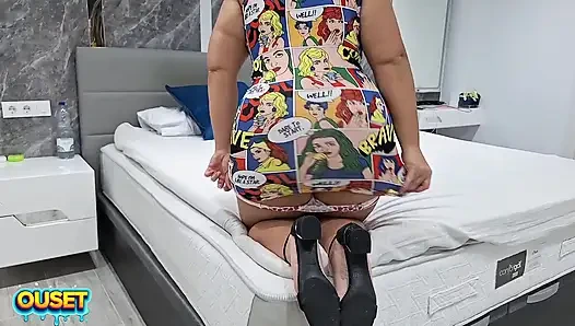 Sexy big ass friend visits me with her short dress!! latina homemade porn!!