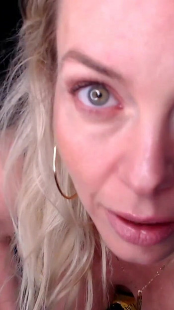 抹油的熟女边缘你们并给多次精液倒计时！ | 短片 1