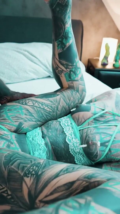 Tattooed Guy with Big Cock Fucks Anal Loving Hippie | Clip 1