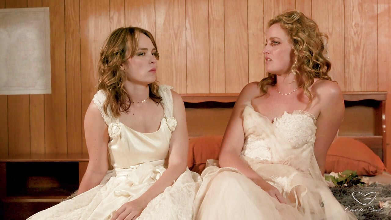 Interview: Marriage and Eloping Featuring Charlie Forde, Lilly Bell