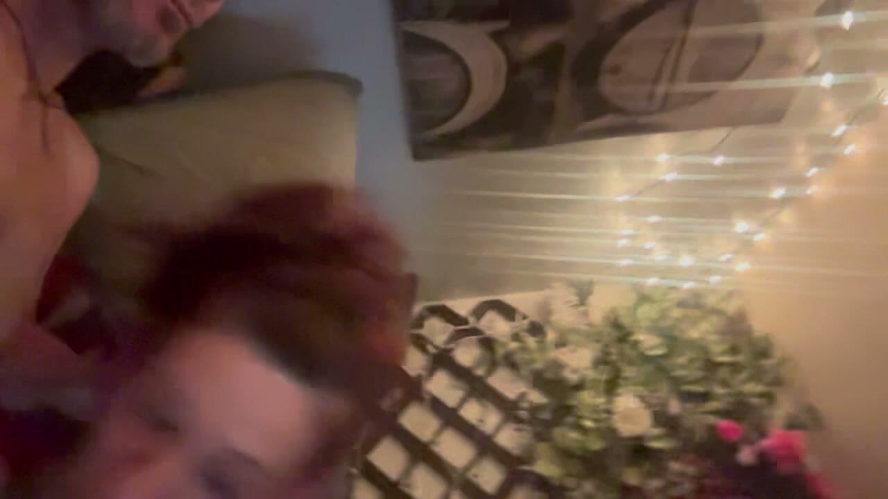 Eu amo o quanto você adora me assistir chupar seu pau