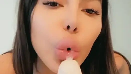 PATRON LÜTFEN SEKSI HIZMETÇINI SIK!