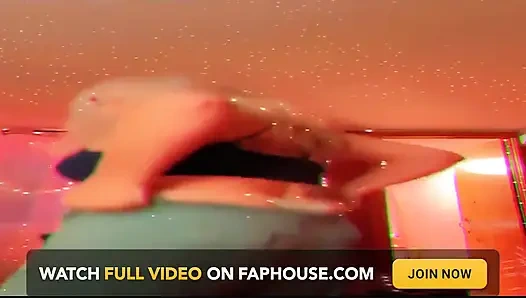 Melepas Pakaian terbalik