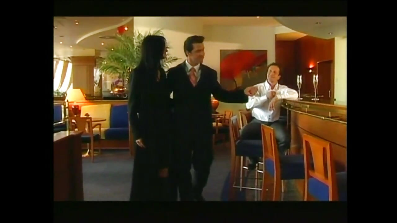 Máy bay bà già tuyệt vời gợi cảm với bộ ngực hoàn hảo bị đụ trong khách sạn và xuất tinh vào đít bởi con cu to cổ điển