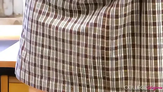 Pemotretan gaun musim panas menampilkan Fiona G