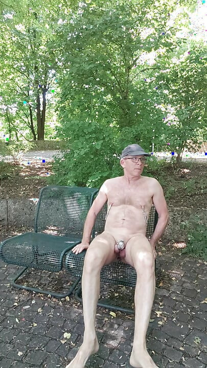 Возбужденный стриптиз