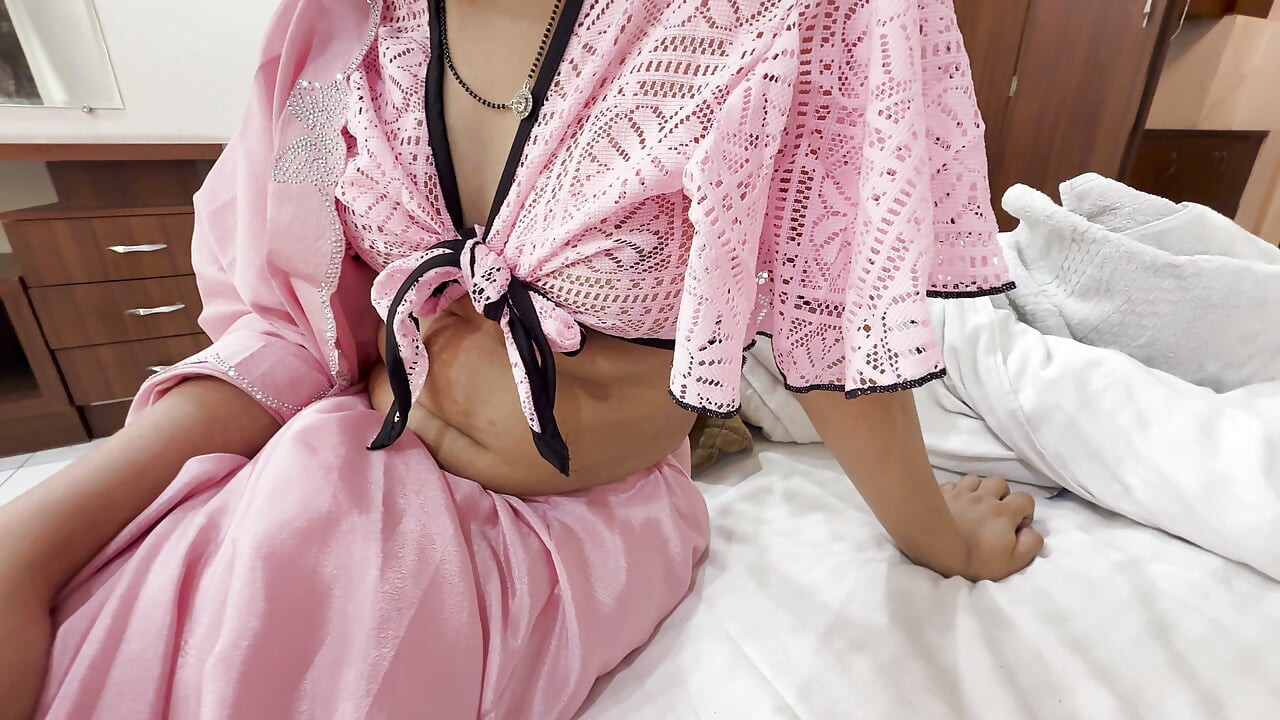 Bhabhi yang bercerai memanggil devarnya ke flatnya untuk memuaskan nafsunya