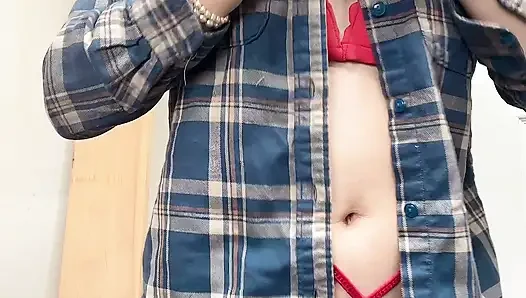 Hana si cewek seksi yang lagi kencing ini nggak sabar kencing!
