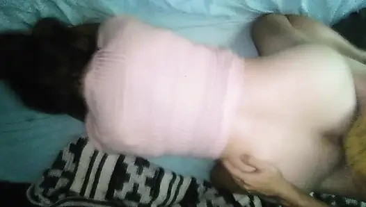 Видео от первого лица, я снимаю на видео своим сотовым телефоном как я трахнул девушку-блондинку с булкой