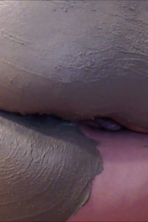 Super Fetish Fart Video with an Ass Covered in Mud
