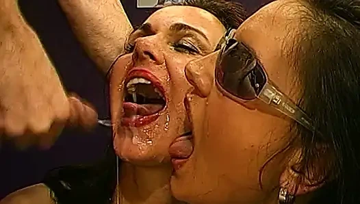 Ggg - Sürtük Kızlar Gözleri Bağlı Döl Emiyor Ve Sikişiyor