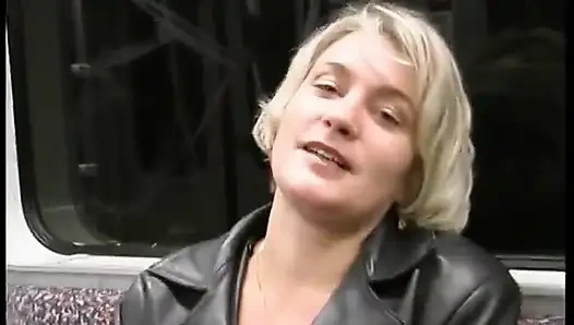 Pov - nyepong kontol di metro