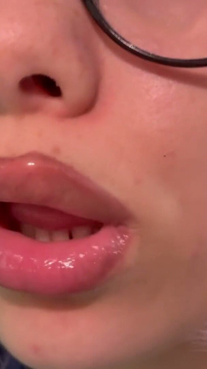AWESOME SPITTING MOUTH LATINA  Ebony big mouth | Clip 1