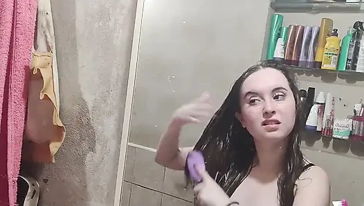 Feuchte haare bürsten