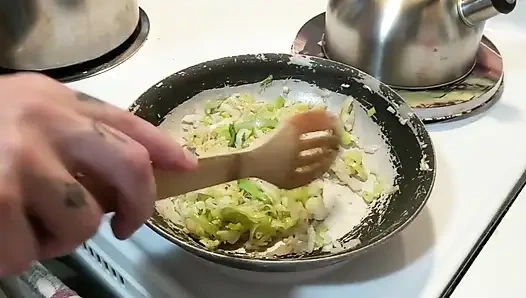 Cum Cooked 3 Leek Chili with Oil Handjob