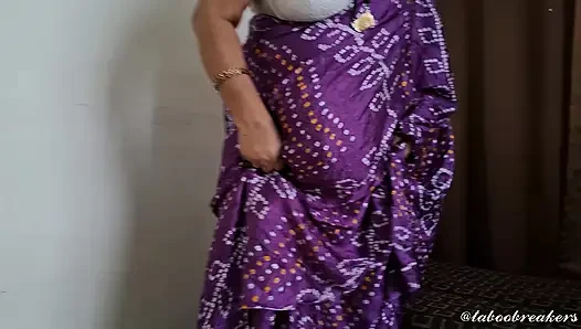Mor Sari Gujrati Yenge Hissini Seviyor