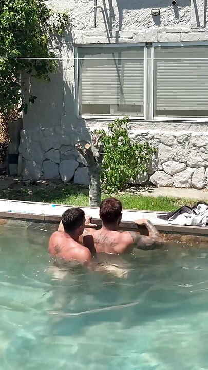 Sexo na piscina