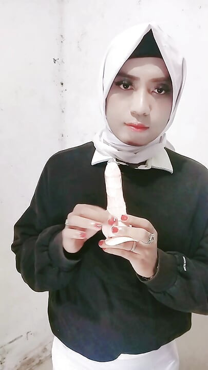 Sissy Hijab with chastity cage and streching my asshole
