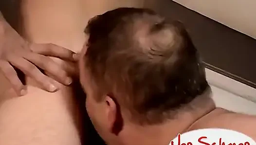 Onun döllü yarağı tekrar içeri giriyor
