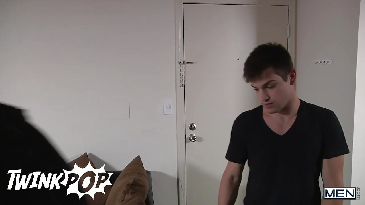 TWINKPOP - Johnny Rapid Cannot Focus Once Brendan Phillips Starts Taking His Hard Cock