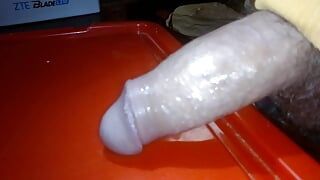 giovane porno colombiano con un grande pene pieno di latte