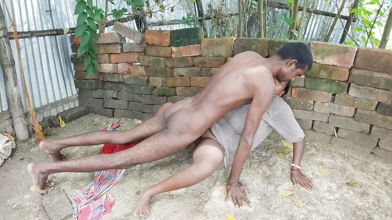 Pados ki bhabhi ki outdoor chudai