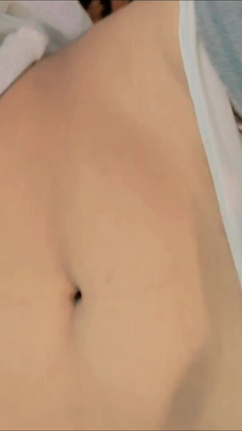 Spektakularan trenutak iz "Desi Village GF BF seks u OYO hotelu indijski neudani Xxxx, indijska desi cura jebanje uske pičke (Hindi)