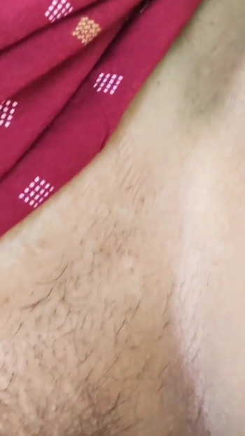Zapanjujući trenutak iz "Desi lokalnog sela Bhabhi video seksa s uskom pičkom, indijsko prekrasno selo Bhabhi i dečko u hotelu"