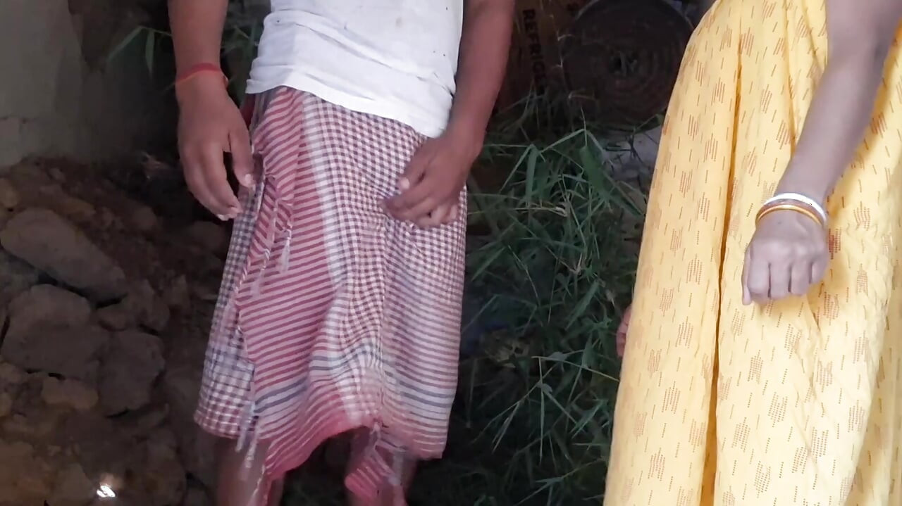 Гореща индийска двойка прави секс, ръце вързани и здраво изебани