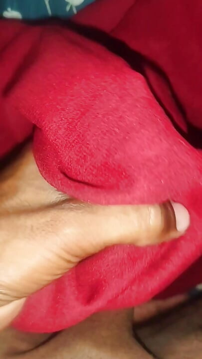 Masturbirao sam sa svastve bluzom.