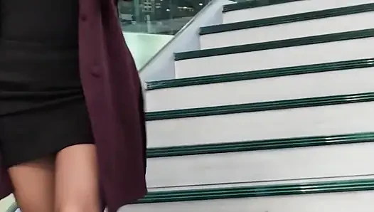 Rothaarige Orgasmus Beim Einkaufen Mit Einem Entfernten Vibrator