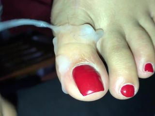 Red toes cumshot