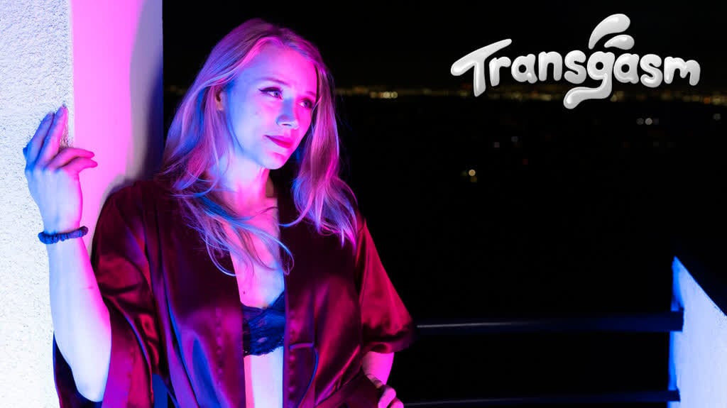 TRANSGASM - întâmpină ultima ta senzație de superstar