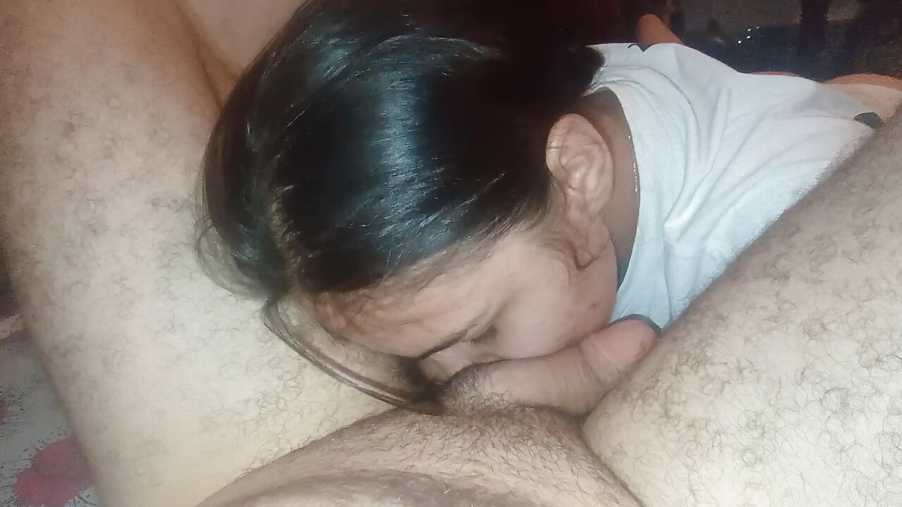 El padrastro me folla duro y deja entrar en mí