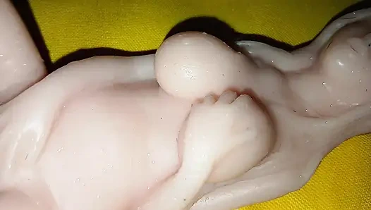 Cewek sange ini lagi asik mainin mainan seks ukuran 4k - solo doll experience