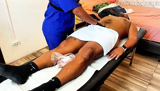 Massage with an unexpected happy ending - Risky Cum