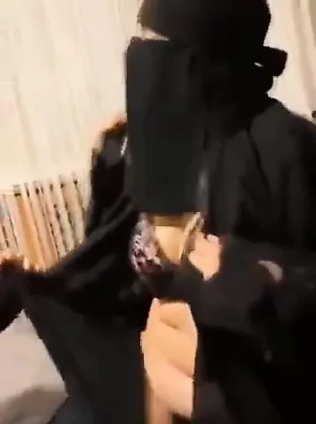 Fuck 2, niqab