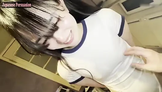 Grace tanpa sensor. Cewek cantik rambut hitam dengan baju ketat ini kehilangan kendali gara-gara kepekaannya mengambil alih posisi ini