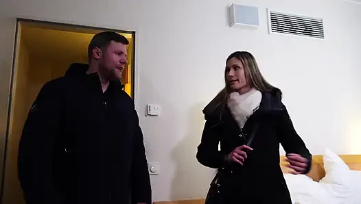 Sampai "inspektur" memisahkan kita! Aku lagi asik masak masak di mulutku sama pacarku