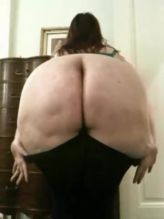 Huge ass Auntie showing off